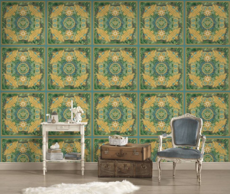 Kolorowa tapeta z motywem kwiatów i ornamentów Versace