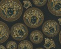 Czarno-złota tapeta głowy Meduzy logo Versace