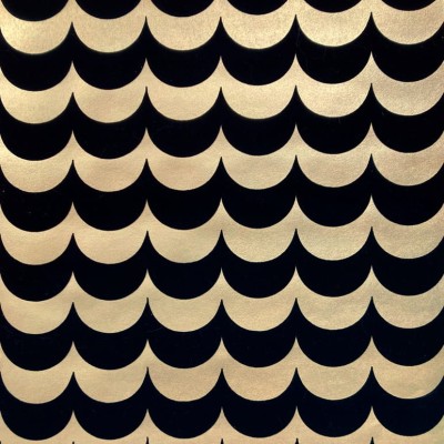 Czarno-złota tapeta z geometrycznym wzorem