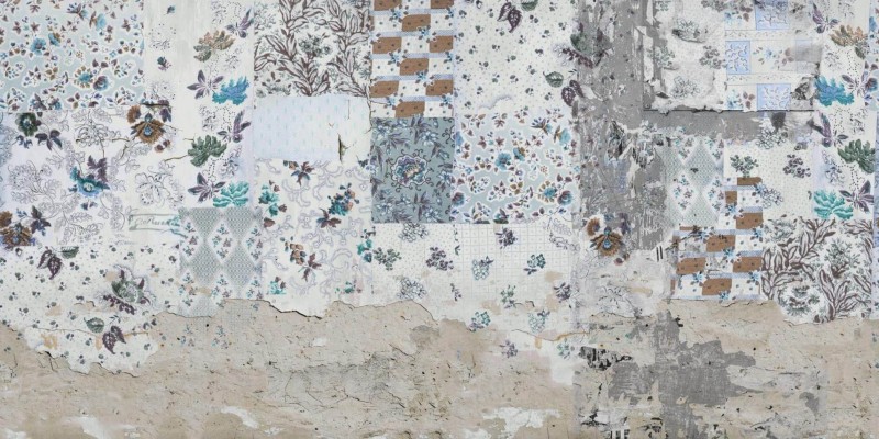 Fototapeta w stylu patchwork kwiaty na betonowej ścianie