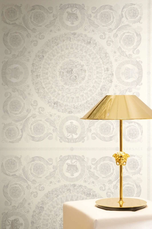 Tapeta w stylu barokowym z roślinnym ornamentem