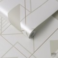 Biała tapeta w metaliczny wzór geometryczny