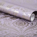 Fioletowa tapeta w złoty ornament adamaszek