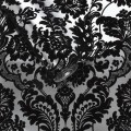 Srebrna tapeta w czarny welurowy ornament flock