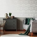 Szara tapeta w srebrny wzór geometryczny