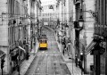 Fototapeta Lizbona - Żółty tramwaj 10330
